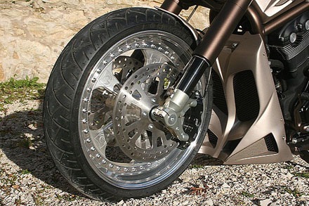 Harley Davidson V-Rod qua tay nhà độ Custom-Wolf - 13 Hội An