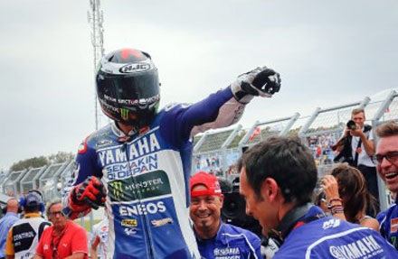 Những hình ảnh đáng nhớ - 1 Lorenzo
phát biểu sau chặng đua: