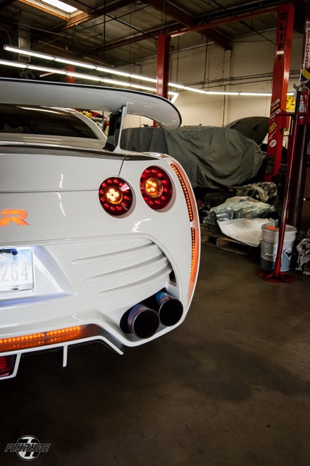 Nissan GT-R Radzilla phiên bản “đèn nhấp nháy” - 6 Phạm Trung Đức