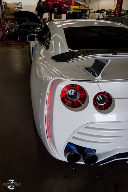 Nissan GT-R Radzilla phiên bản “đèn nhấp nháy” - 7 Phạm Trung Đức