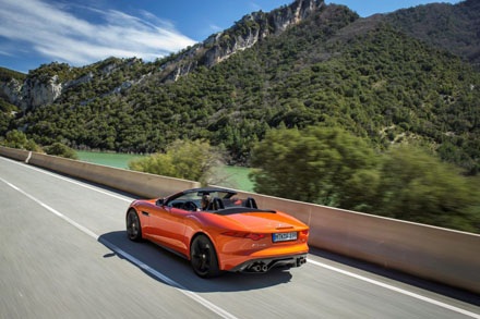 Jaguar F -Type coupé ra mắt tại Los Angeles Auto Show 2013 - 4 Bức ảnh duy nhất về chiếc