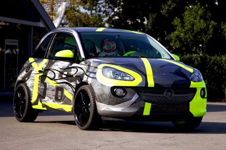 Xem Valentino Rossi độ xe tại EICMA 2013 - 1 Và tại đây,