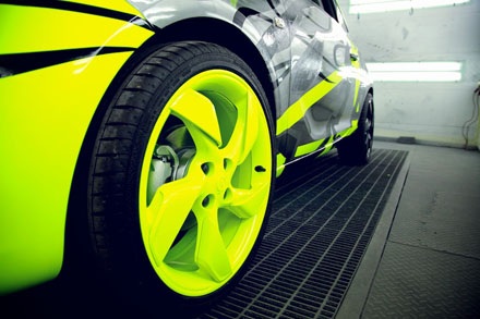 Xem Valentino Rossi độ xe tại EICMA 2013 - 5 Và tại đây,