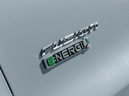 Ford tự hào bán xe plug-in nhiều hơn Toyota tại Mỹ - 5 Ford tự hào bán xe plug-in nhiều hơn Toyota tại Mỹ