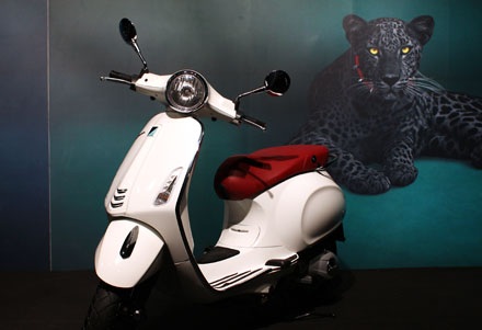 Ra mắt Vespa Primavera và Vespa GTS Super tại Việt Nam - 2 Một số hình ảnh chiếc Vespa GTS Super 125
