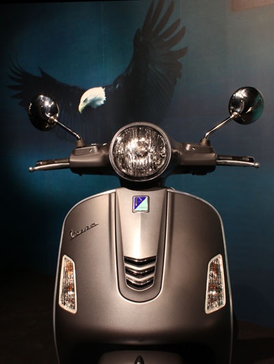 Ra mắt Vespa Primavera và Vespa GTS Super tại Việt Nam - 11 Việt Hưng