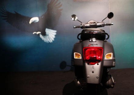 Ra mắt Vespa Primavera và Vespa GTS Super tại Việt Nam - 15 Việt Hưng