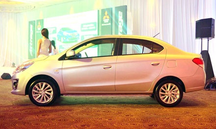 “Người anh em” của Mitsubishi Mirage ra mắt tại Malaysia. - 4 Mitsubishi Attrage GL M/T có mức giá 59.212 Ringgit (tương đương 18.437 USD)