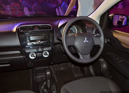 “Người anh em” của Mitsubishi Mirage ra mắt tại Malaysia. - 5 Mitsubishi Attrage GL M/T có mức giá 59.212 Ringgit (tương đương 18.437 USD)
