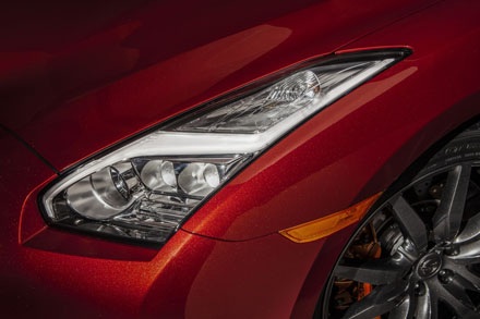 Nissan GT-R 2015 chính thức xuất hiện - 5 Nissan GT-R 2015 chính thức xuất hiện