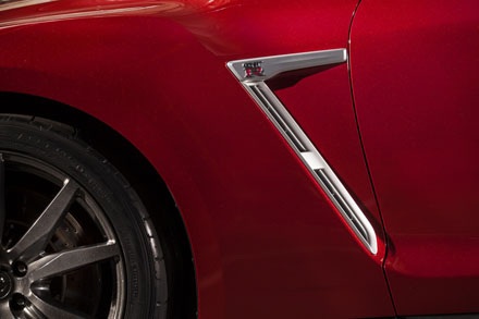 Nissan GT-R 2015 chính thức xuất hiện - 14 Nissan GT-R 2015 chính thức xuất hiện
