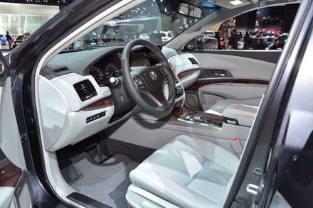 Acura ra mắt xe mới - 10 Acure
RLX Sport Hybrid sẽ chính thức có mặt tại thị trường Mỹ vào giữa năm 2014.