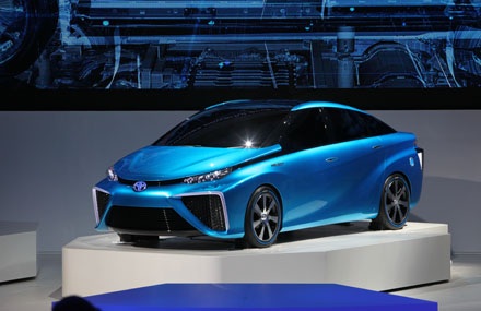Toyota FCV – chiếc xe của tương lai - 5 Toyota FCV – chiếc xe của tương lai