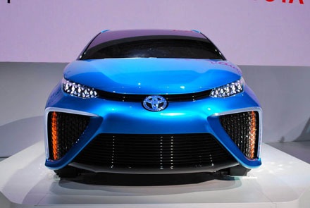 Toyota FCV – chiếc xe của tương lai - 8 Toyota FCV – chiếc xe của tương lai