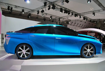 Toyota FCV – chiếc xe của tương lai - 11 Toyota FCV – chiếc xe của tương lai