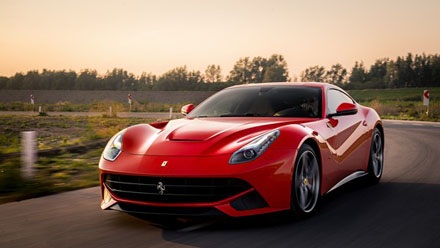 Ferrari F12berlinetta cho ngày cuối tuần đầy màu sắc - 10 Những bức ảnh Ferrari F12berlinetta cho ngày cuối tuần đầy màu sắc