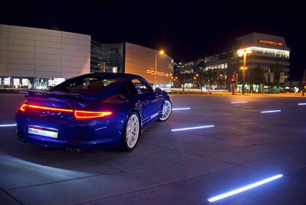 Porsche 911 phiên bản Facebook - 13 Porsche 911 phiên bản Facebook