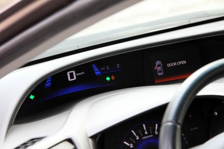 Tìm hiểu hệ thống Econ Mode trên Honda Civic - 5 Độ cách âm của Honda Civic khá tốt, từ mức 72,7 dB trong khoang động cơ,