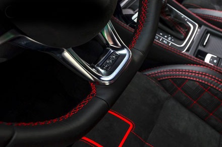 Volkswagen Golf GTI hấp dẫn hơn với nội thất ấn tượng - 3 Download
trọn bộ hình nền độ phân giải cao những hình ảnh trong bộ sưu tập trên