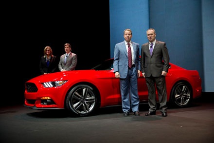 Ford chính thức ra mắt chiếc Mustang 2015 - 1 Ford chính thức ra mắt chiếc Mustang 2015