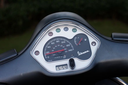 Vespa GTS Super – Anh chàng đẹp mã - 5 Vespa GTS Super – Anh chàng đẹp mã