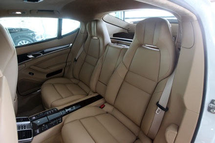 Porsche Panamera 4,5 tỷ đồng đã đủ cho người giàu Việt? - 17 Porsche Panamera 4,5 tỷ đã đủ cho người giàu Việt?