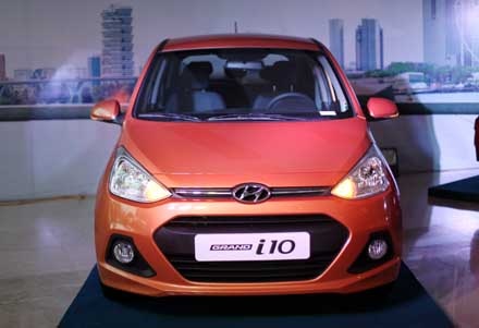 Mitsubishi Mirage hay Hyundai Grand i10? - 2 Bảng giá
cụ thể các mẫu Hyunda Grand i10 tại Việt Nam (đã bao gồm thuế nhập khẩu, thuế
TTĐB…)