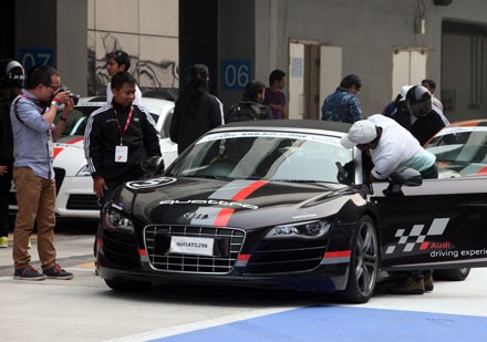 Khách hàng Audi Việt Nam trải nghiệm lái xe tại trường đua F1 - 2 Khách hàng Audi Việt Nam trải nghiệm lái xe tại trường đua F1