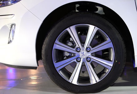 Peugeot 408 có giá 1,049 tỷ đồng tại Việt Nam - 7 Peugeot 408 có giá 1,049 tỷ đồng