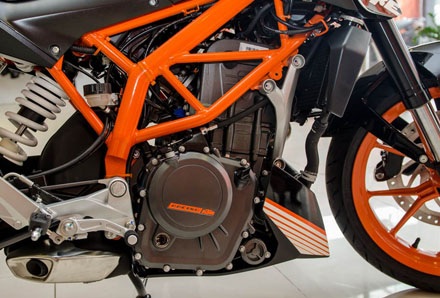 KTM Duke 390 có giá hơn 170 triệu đồng