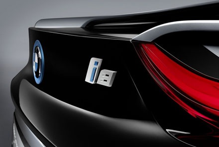 BMW i8 Spyder đối mặt với khó khăn trong sản xuất - 12 Download trọn bộ hình nền độ phân giải cao mẫu BMW i8 Spyder
mui trần dự kiến sản xuất năm 2015