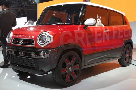 Suzuki tiếp tục đặt niềm tin vào xe cỡ nhỏ - 4 Mẫu Hustler này là sự kết hợp giữa một mẫu xe du
lịch wagon cỡ nhỏ và một mẫu xe thể thao đa dụng.