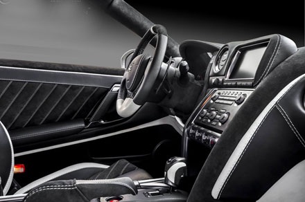 Download
trọn bộ hình nền độ phân giải cao mẫu Nissan GT-R Carlex Design