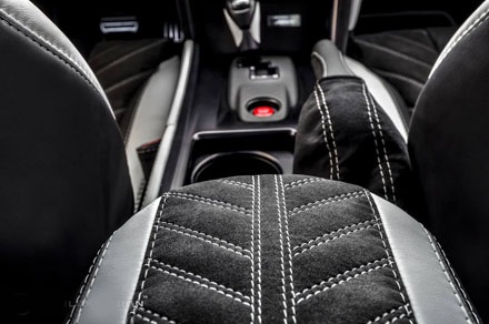 Download
trọn bộ hình nền độ phân giải cao mẫu Nissan GT-R Carlex Design