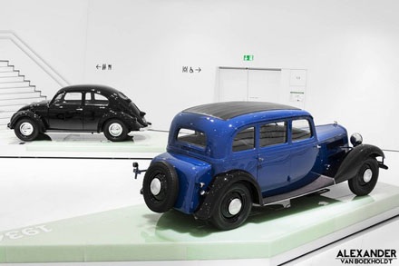 Thăm bảo tàng Porsche tại Stuttgart - 2 Download trọn bộ hình nền độ phân giải cao bộ sưu tập những
chiếc Porsche tại bảo tàng Stuttgart