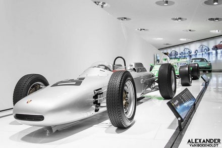 Thăm bảo tàng Porsche tại Stuttgart - 6 Download trọn bộ hình nền độ phân giải cao bộ sưu tập những
chiếc Porsche tại bảo tàng Stuttgart