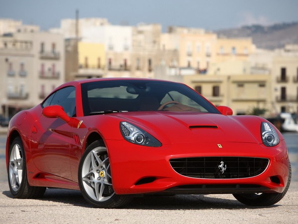 Mẫu xe thay thế Ferrari California xuất hiện vào Xuân tới?