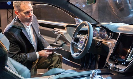 Volvo Coupé concept sự ngạc nhiên đến từ Bắc Âu - 8 Dưới
sự chỉ đạo trực tiếp của thiết kế trưởng Volvo