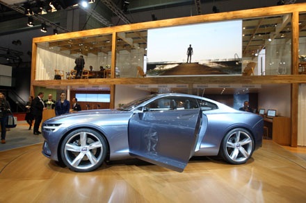 Volvo Coupé concept sự ngạc nhiên đến từ Bắc Âu - 3 Dưới
sự chỉ đạo trực tiếp của thiết kế trưởng Volvo