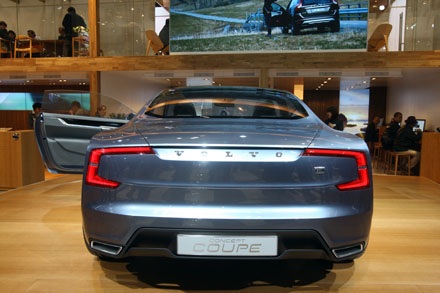 Volvo Coupé concept sự ngạc nhiên đến từ Bắc Âu - 4 Dưới
sự chỉ đạo trực tiếp của thiết kế trưởng Volvo