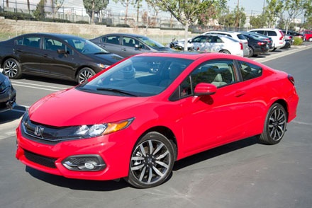 10 mẫu xe bán chạy nhất nước Mỹ năm 2013 có giá bao nhiêu tiền? - 6 Honda Civic Coupé 2014: 336.180 chiếc, sử dụng động cơ 1,8 lít 4 xy lanh thẳng hàng,