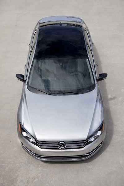 Volkswagen công bố giá bán chiếc Passat Sport 2014 - 9 Passat Sport 2014 sẽ được Volkswagen cho ra mắt tại triển lãm Detroit Motor
Show tới đây.