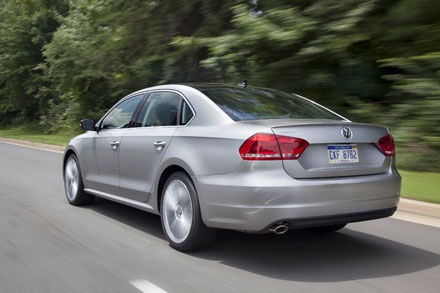 Volkswagen công bố giá bán chiếc Passat Sport 2014 - 2 Passat Sport 2014 sẽ được Volkswagen cho ra mắt tại triển lãm Detroit Motor
Show tới đây.