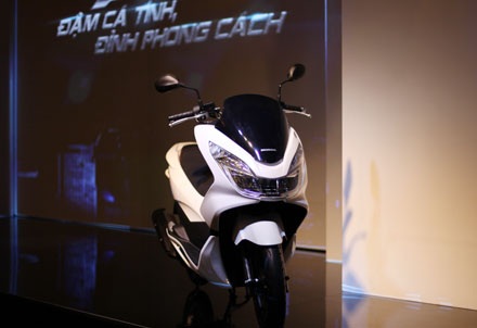 Honda Việt Nam ra mắt PCX mới - 2 Honda Việt Nam ra mắt PCX mới