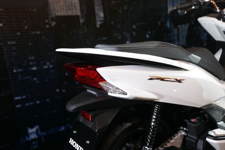 Honda Việt Nam ra mắt PCX mới - 10 Honda Việt Nam ra mắt PCX mới