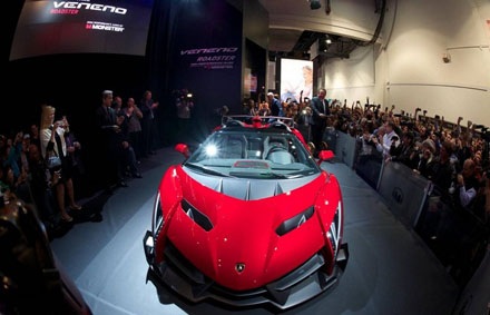 Lamborghini Veneno Roadster tái xuất với Monster Audio tại CES 2014 | Báo  Dân trí