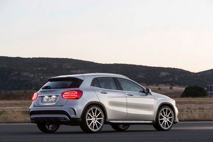 Nâng cấp mới dành cho Mercedes- Benz GLA 45 AMG - 9 Nâng cấp mới dành cho Mercedes- Benz GLA 45 AMG