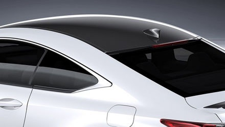 Lexus RC F với bản nâng cấp từ sợi carbon - 9 Chiếc Lexus RC-F bản nâng cấp với carbon (màu trắng) cùng phiên bản tiêu chuẩn