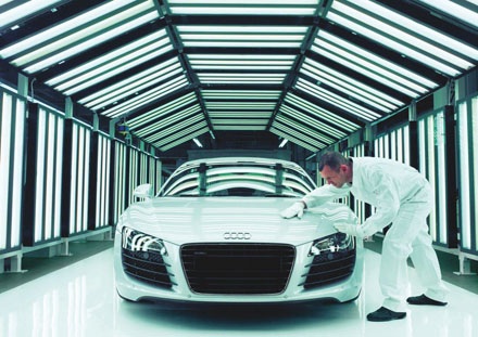 Audi R8 V10 được hoàn thiện như thế nào? - 12 Có bao nhiêu bước để có một chiếc Audi R8 V10 hoàn thiện?