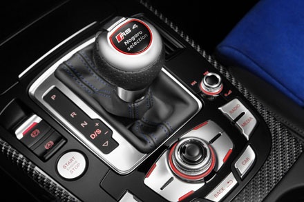 Audi công bố hình ảnh chính thức về mẫu xe RS 4 Avant Nogaro - 7 Audi công bố hình ảnh chính thức về mẫu xe RS 4 Avant Nogaro